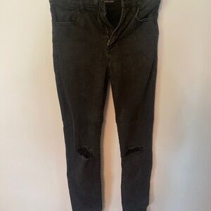 American Eagle 6 Long distressed black skinny jeans